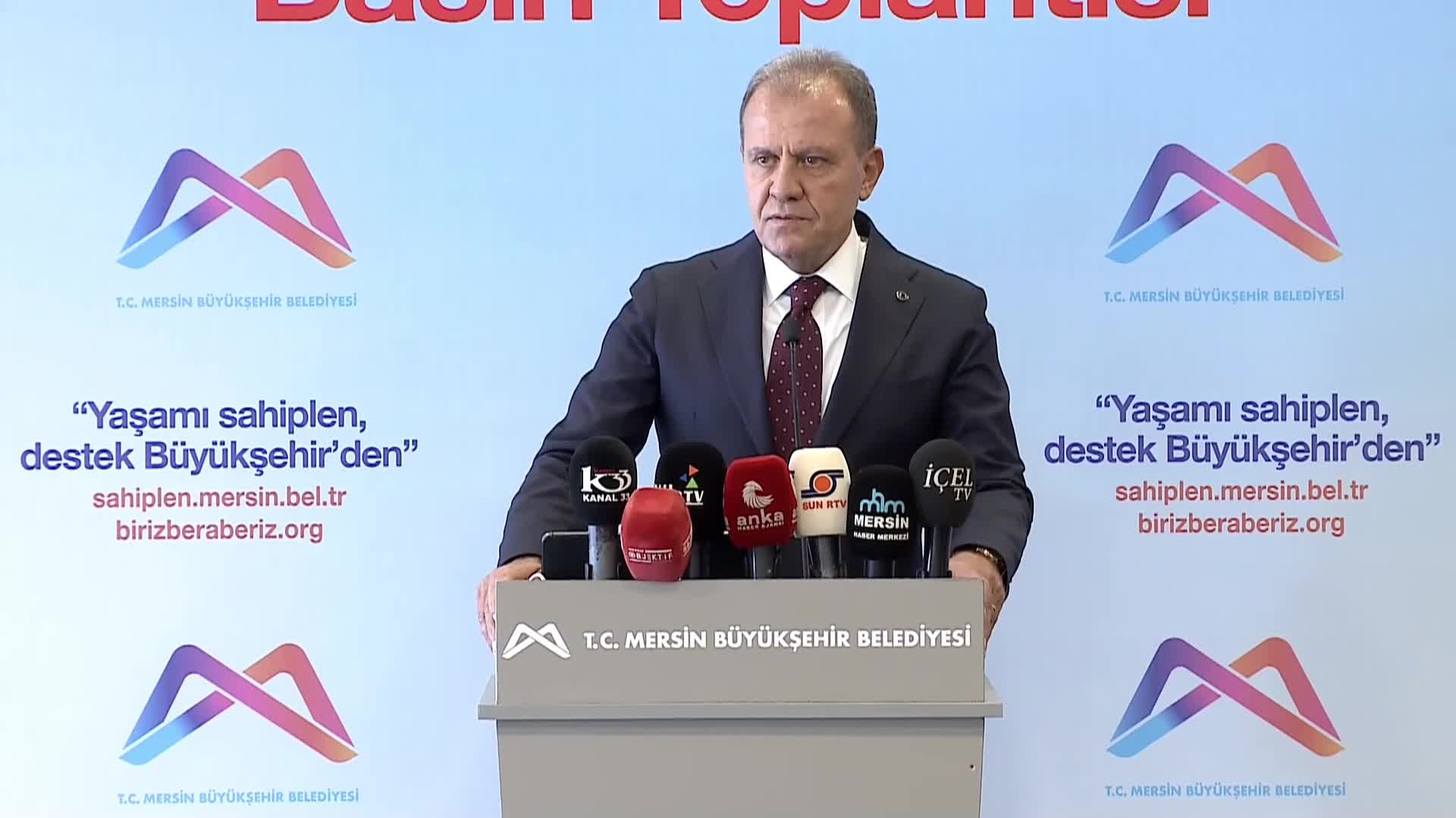 CHP'li Başkan Vahap Seçer'den sokak hayvanları açıklaması: "Amacımız yaşatmak. Kısırlaştıracağız, sahiplenenlere mama, aşı desteği vereceğiz"