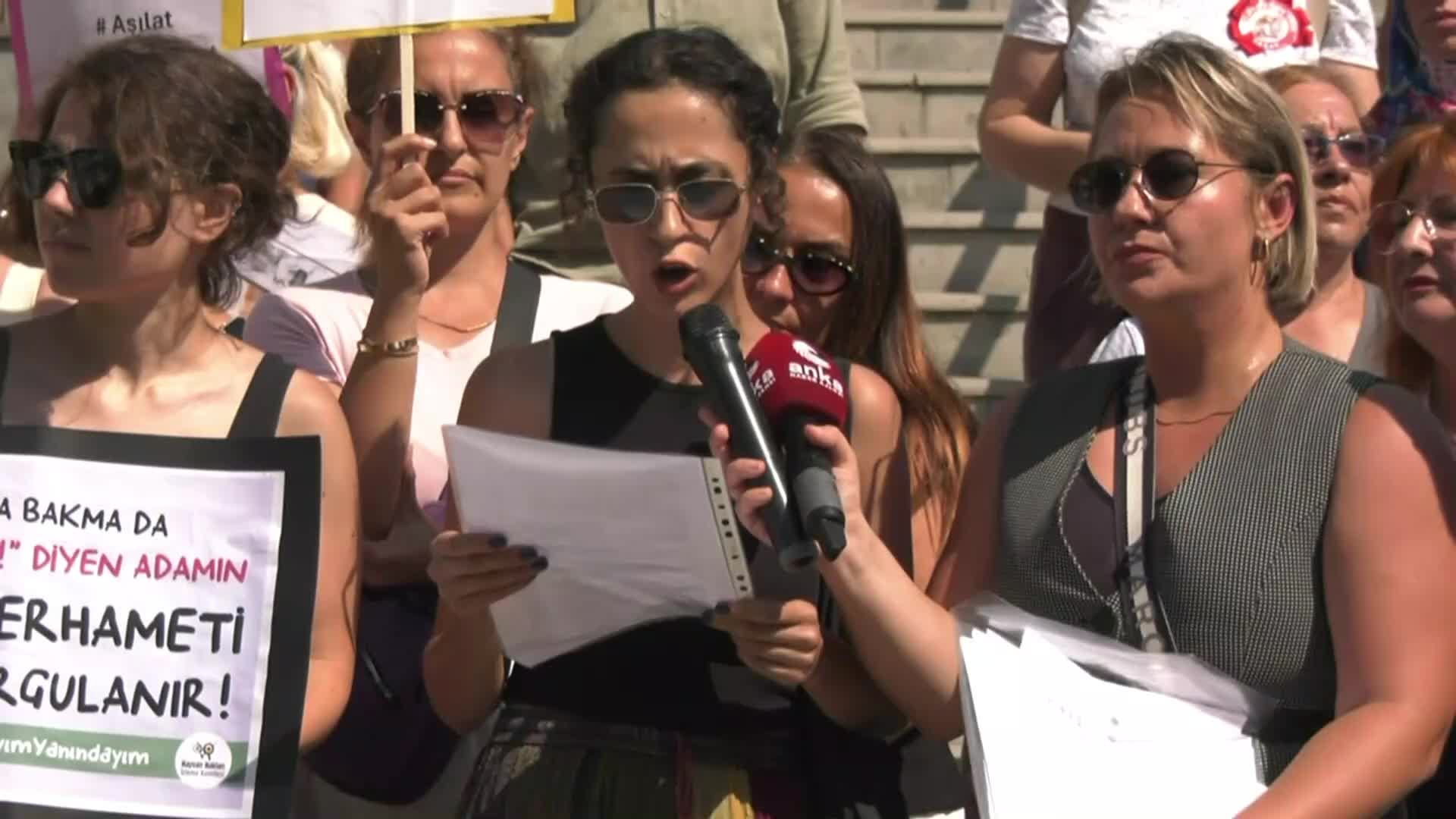 Hayvanseverlerden Arnavutköy Belediyesi önünde eylem: "İşkence ile aldığınız bu hayvanlar nerede?"
