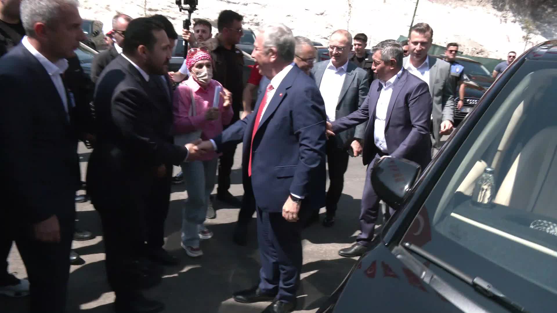 Ankara Büyükşehir Belediye Başkanı Yavaş, "Taha Akgül Karakucak Güreşleri"ni izledi: "Biz ata sporumuzu desteklemek, yeni Ahmet Ayık'lar, Taha Akgül'ler yetişsin istiyoruz"