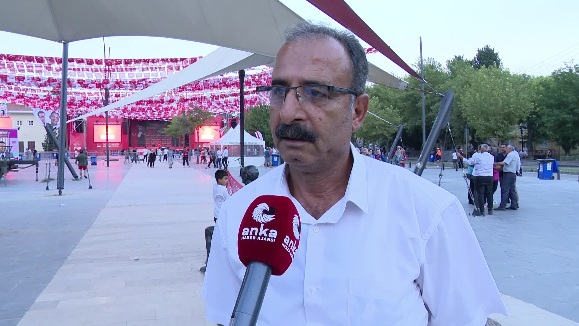Nizipli fıstık üretici Alkurt: “Ben bankaya olan borcum yüzünden traktörümü sattım. Hâlâ da borçluyum”