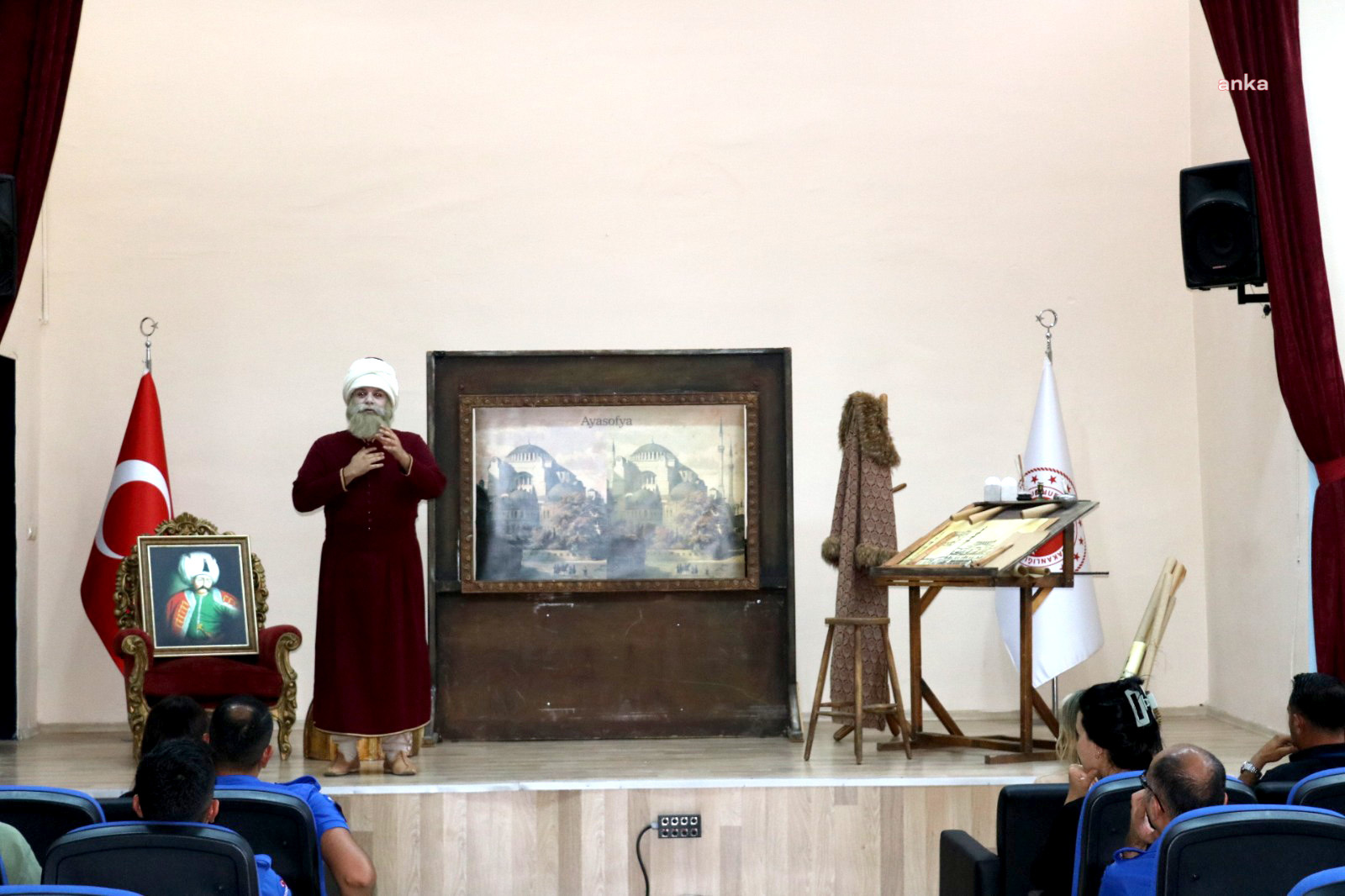 Mersin Büyükşehir'in Şehir Tiyatrosu, cezaevinde sahne aldı