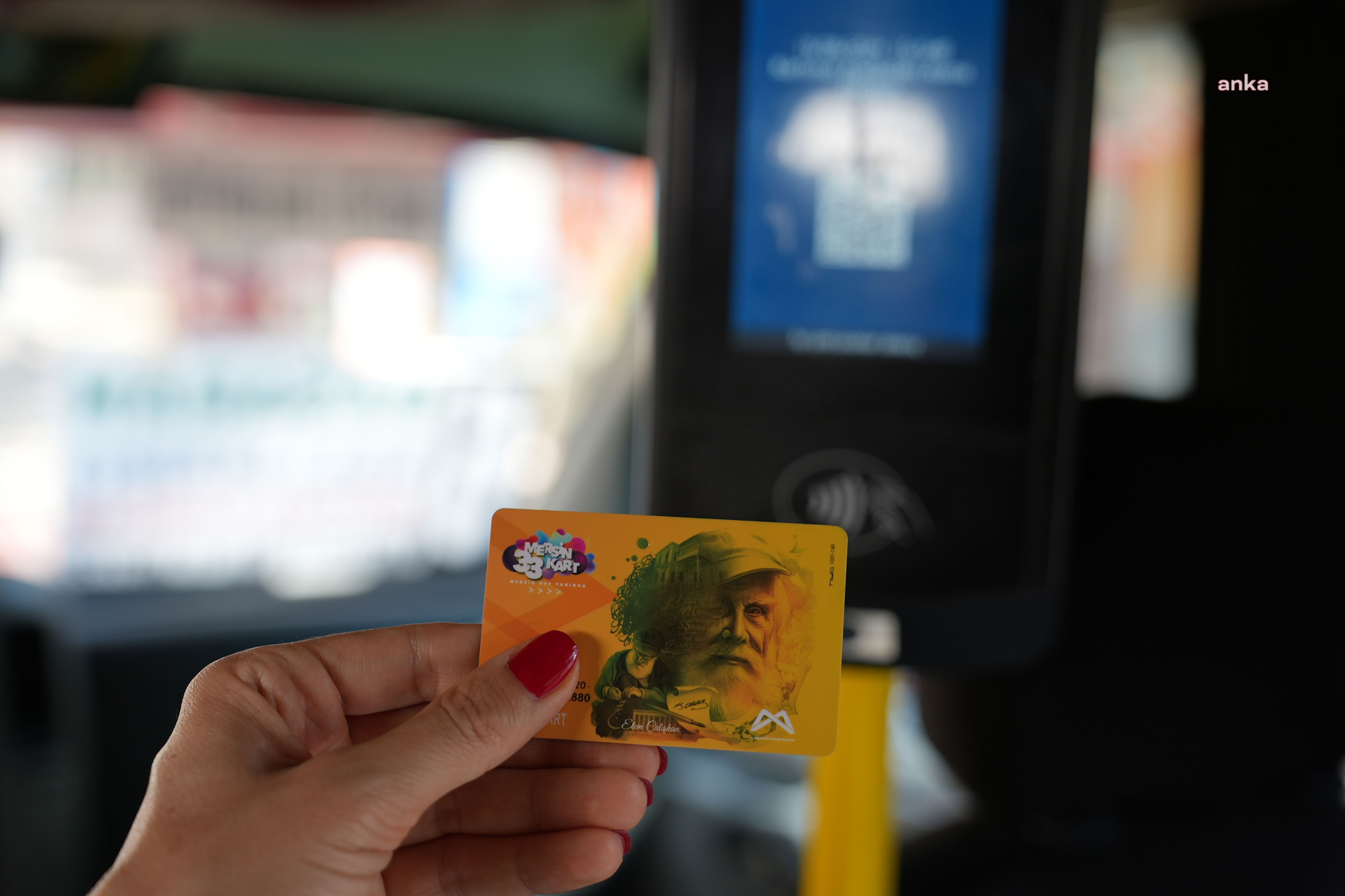 Mersin Büyükşehir Belediyesi'nin uygulamalarından 'Mersin 33 Kart', kent genelinde yaygınlaşıyor