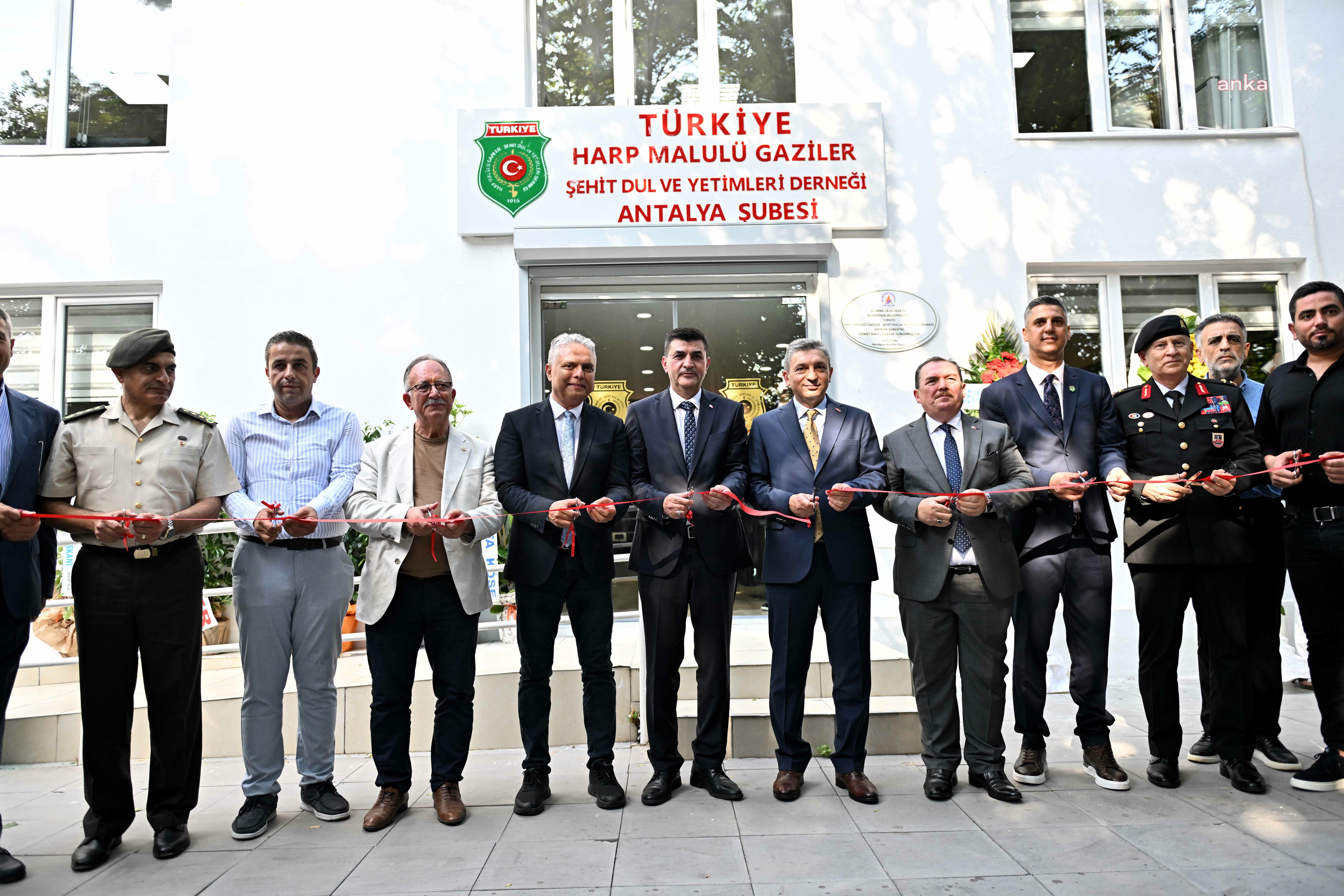 Muratpaşa'da yenilenen dernek binası hizmete açıldı