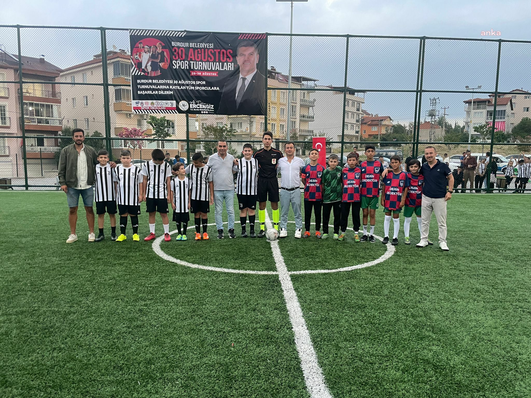 Burdur Belediyesi'nin düzenlediği 30 Ağustos Spor Turnuvaları başladı