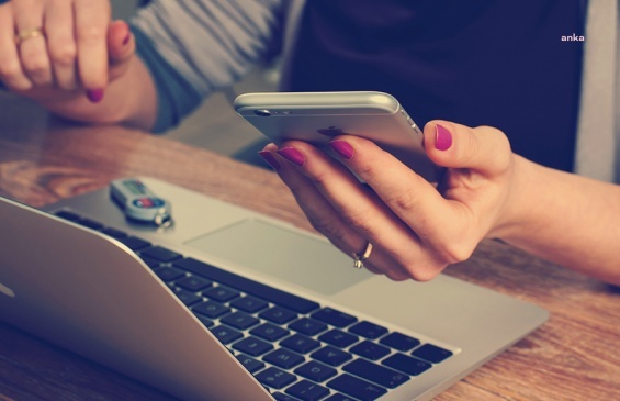 Türkiye’de bireylerin yüzde 89,2’si cep telefonu veya bilgisayar satın alırken en çok fiyatına bakıyor