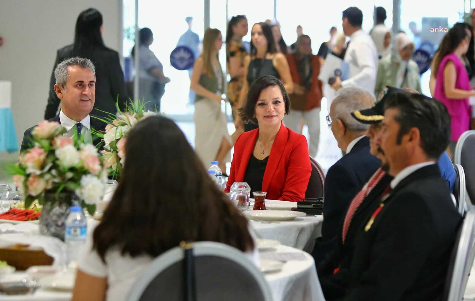 Karabağlar Belediye Başkanı Kınay şehit aileleri ve yakınlarıyla buluştu