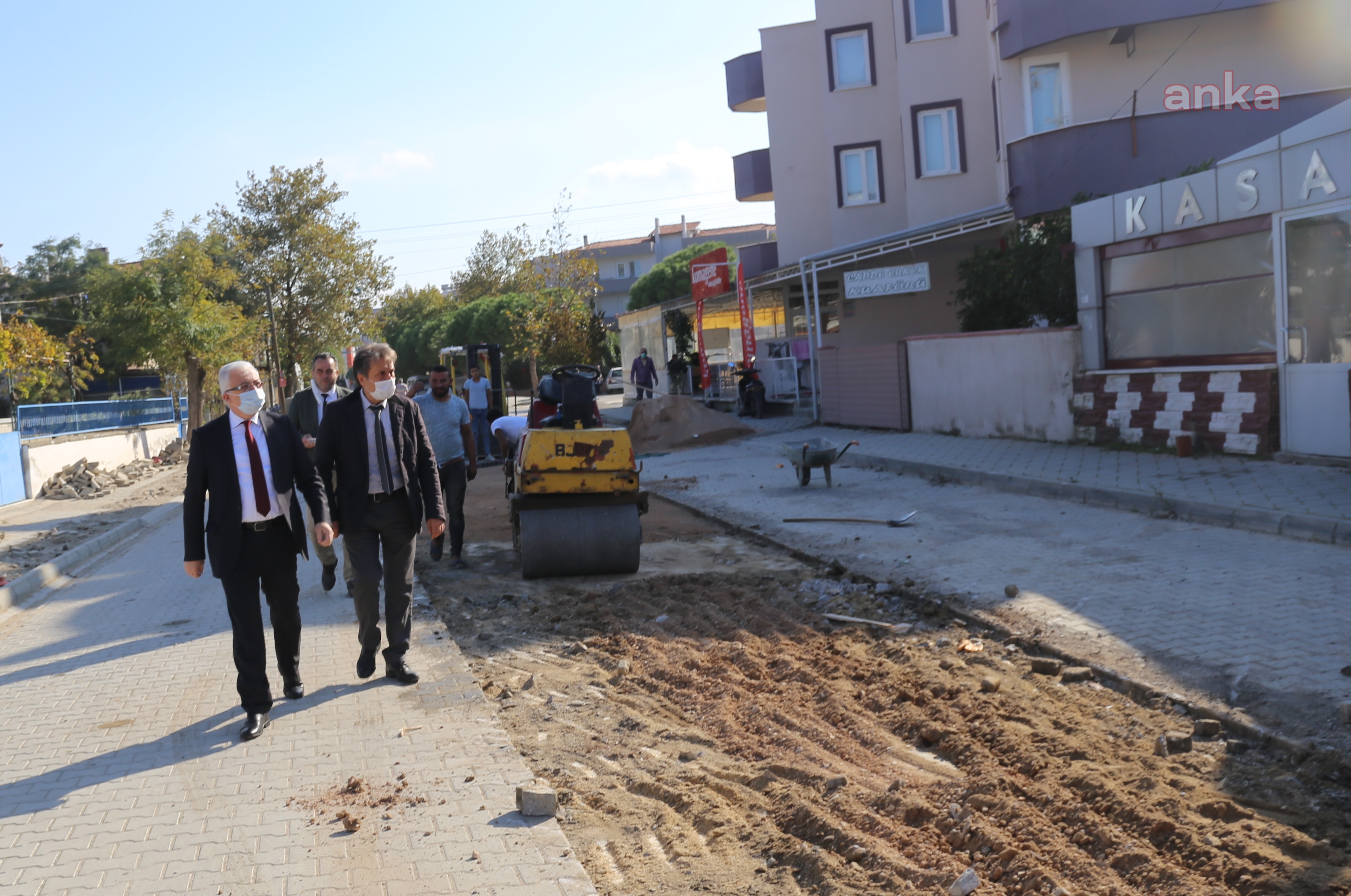 BURHANİYE BELEDİYE BAŞKANI ALİ KEMAL DEVECİLER YOL YAPIM ÇALIŞMALARINI YERİNDE İNCELEDİ