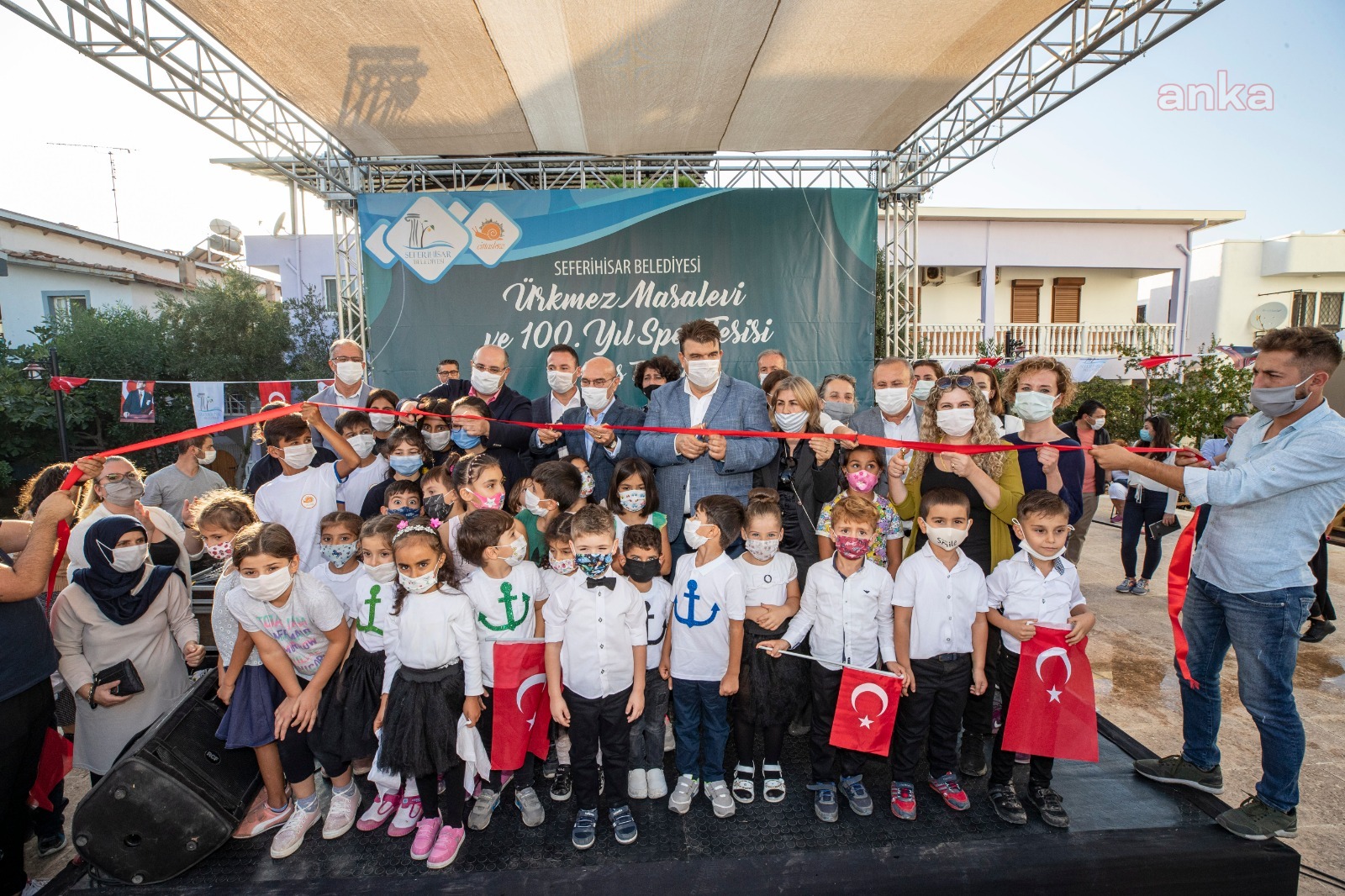 SOYER, ÜRKMEZ’DE MASAL EVİ AÇILIŞINDA KONUŞTU: “20 MASAL EVİ KURMA HEDEFİMİZE HER GEÇEN GÜN YAKLAŞIYORUZ”