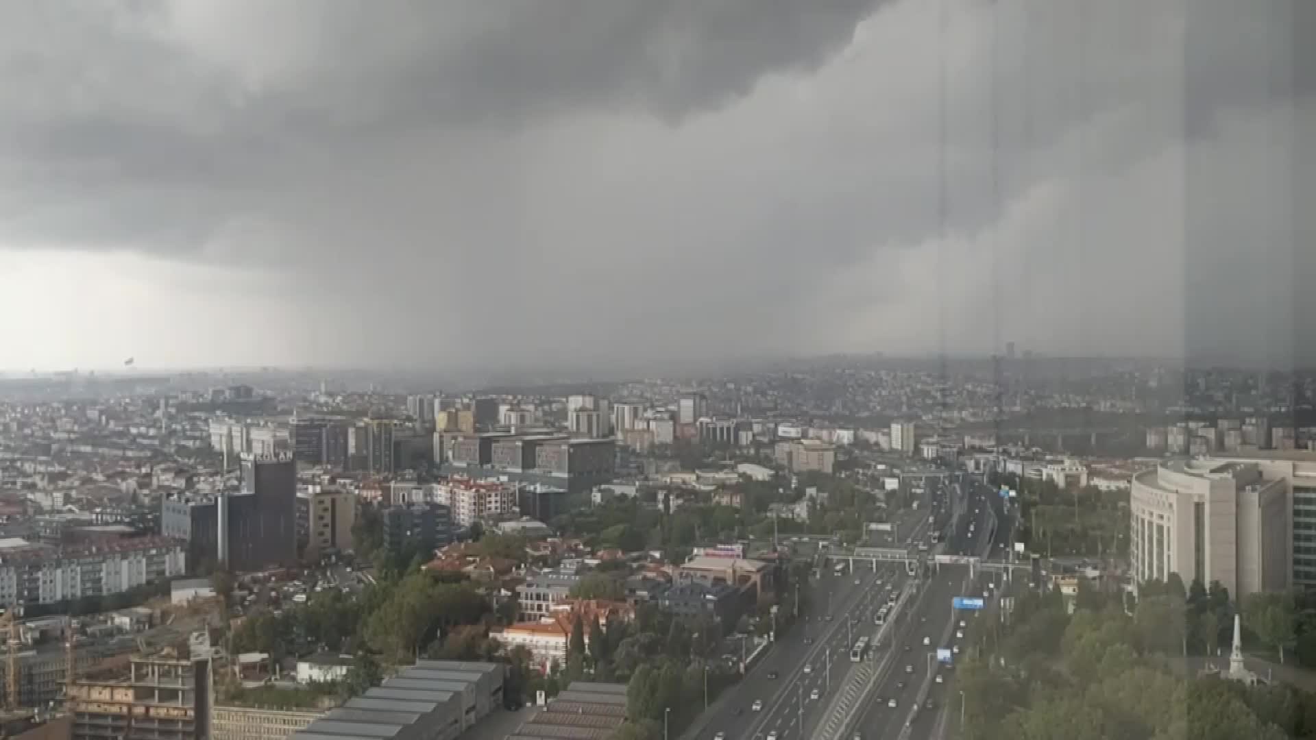 İstanbul'da yağış etkili olmaya başladı