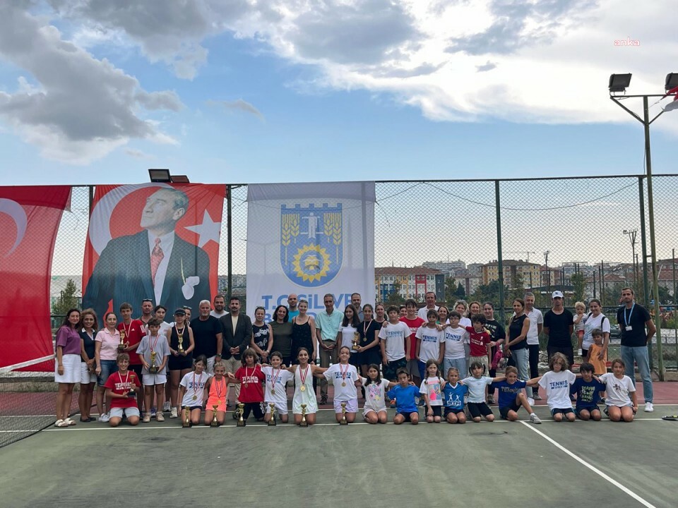 Silivri Belediyesi, 30 Ağustos Zafer Kupası kapsamında Tenis Turnuvası düzenledi