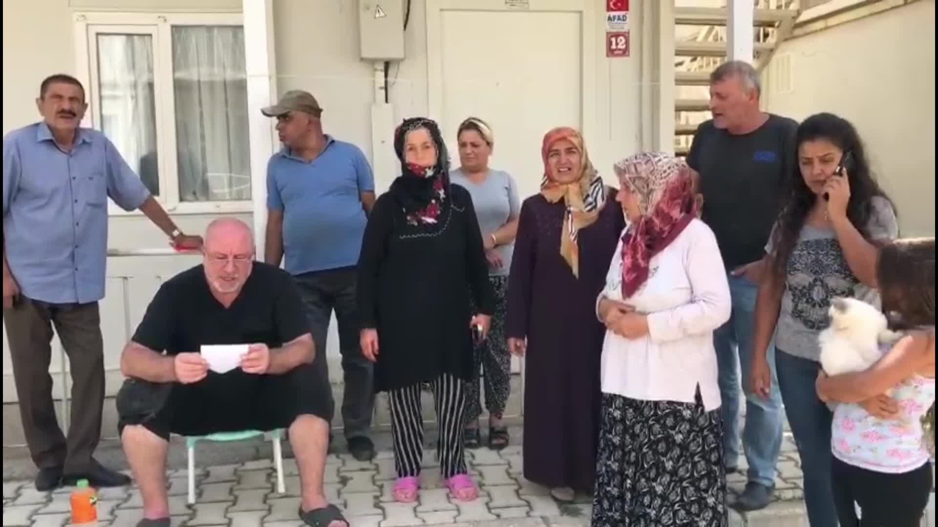Elazığ'da depremzedeler, kaldıkları konteyner kentten çıkarılarak yerlerine cezaevinden izinli çıkan mahkumların yerleştirileceğini iddia etti