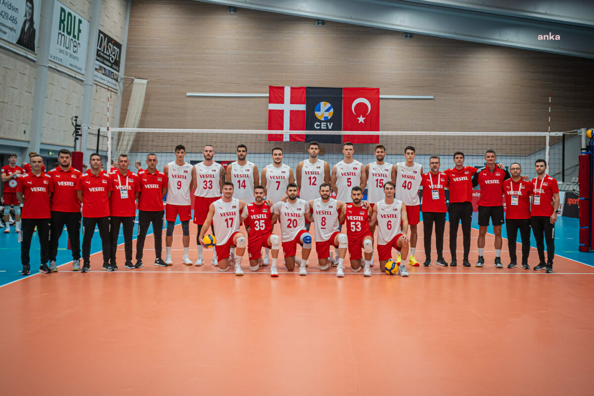 A Milli Erkek Voleybol Takımı, Macaristan’ı 3-0 mağlup etti