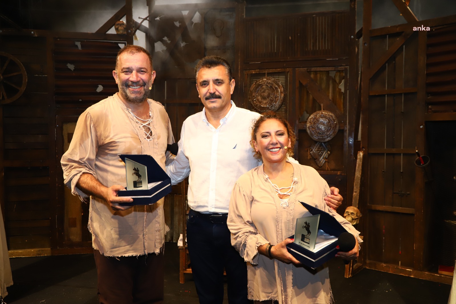 Dikili’de festival dolu dolu geçiyor