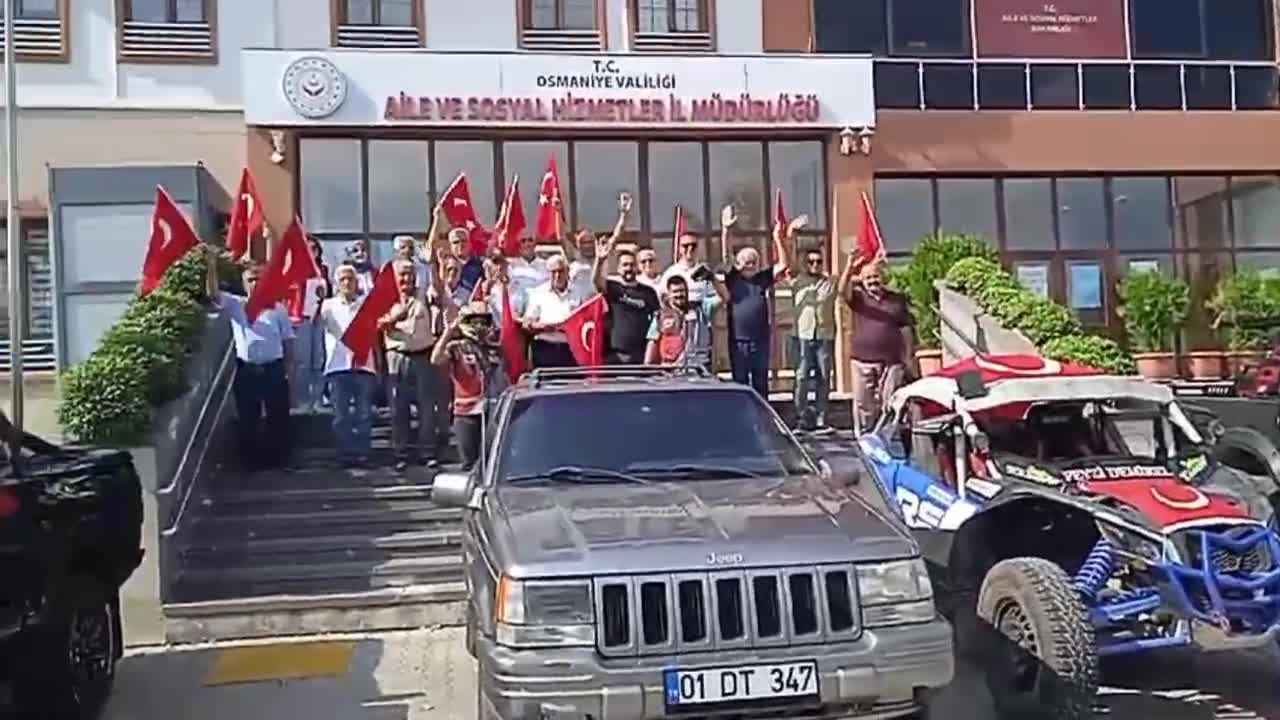 Osmaniye'de 2 bin 700 metre rakımda Zafer Bayramı coşkusu