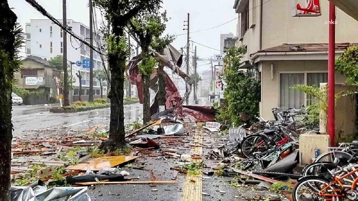 Japonya, 4 kişinin hayatını kaybettiği tayfun nedeniyle alarmda