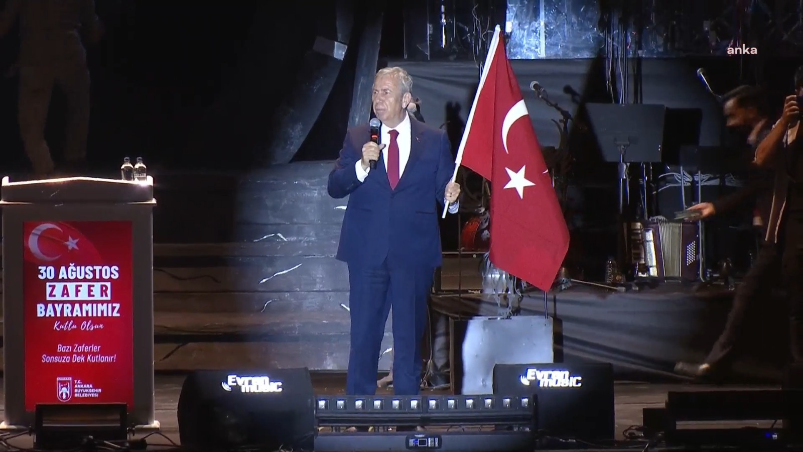Ankara Büyükşehir Belediyesi, 30 Ağustos Zafer Bayramı’nı kentin dört bir yanında etkinliklerle kutladı.