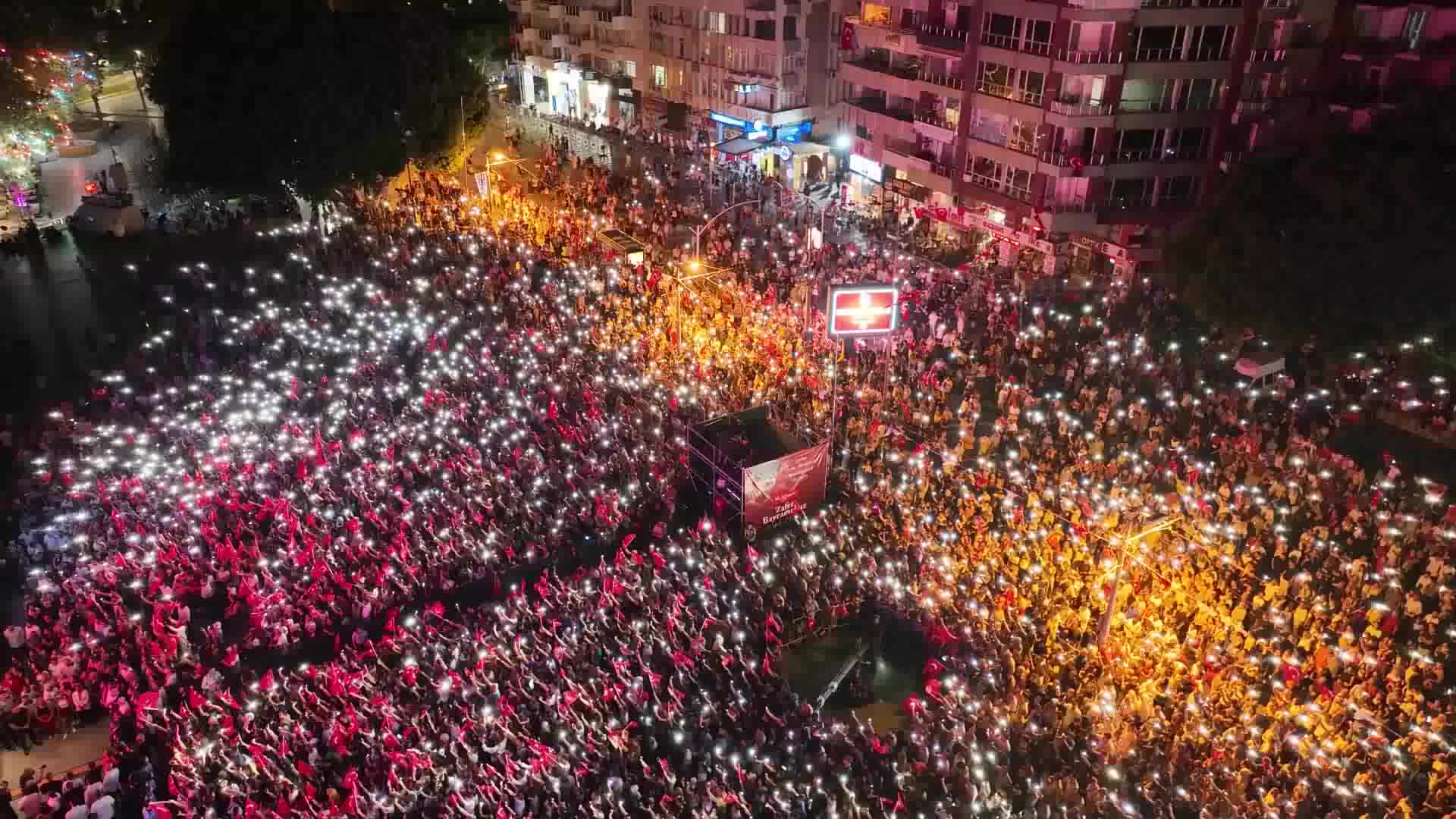 Antalya Büyükşehir Belediye Başkanı Böcek: “Bağımsızlığımızın 102. yılı kutlu olsun”