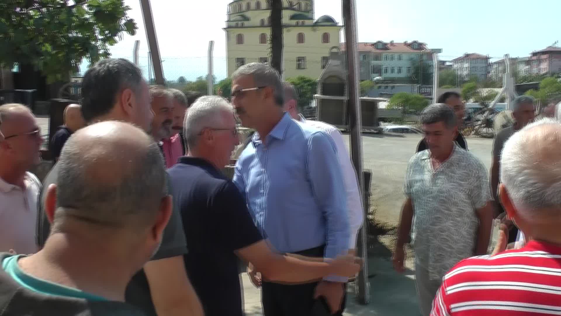 Fiskobirlik Başkanı ve Ak Parti Milletvekili Lütfü Bayraktar; ''Bir kısım üründe bozukluklar var, piyasa süreç içinde rayına oturacaktır''