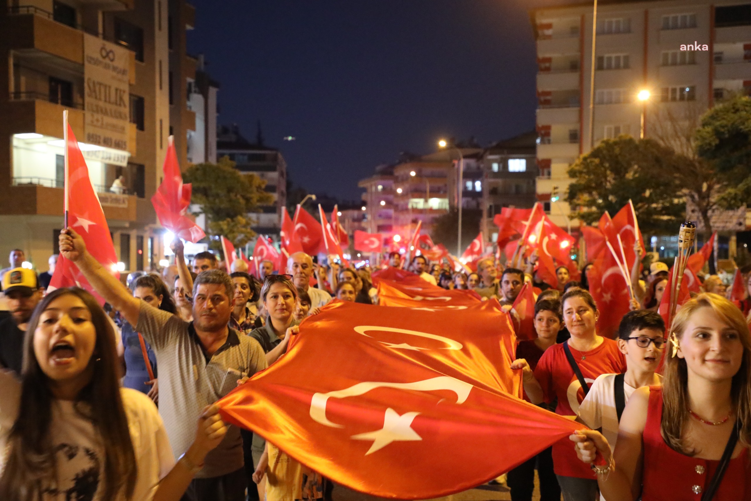 Büyük Zafer’in 102’nci yılında Şehitkamil’de fener alayı