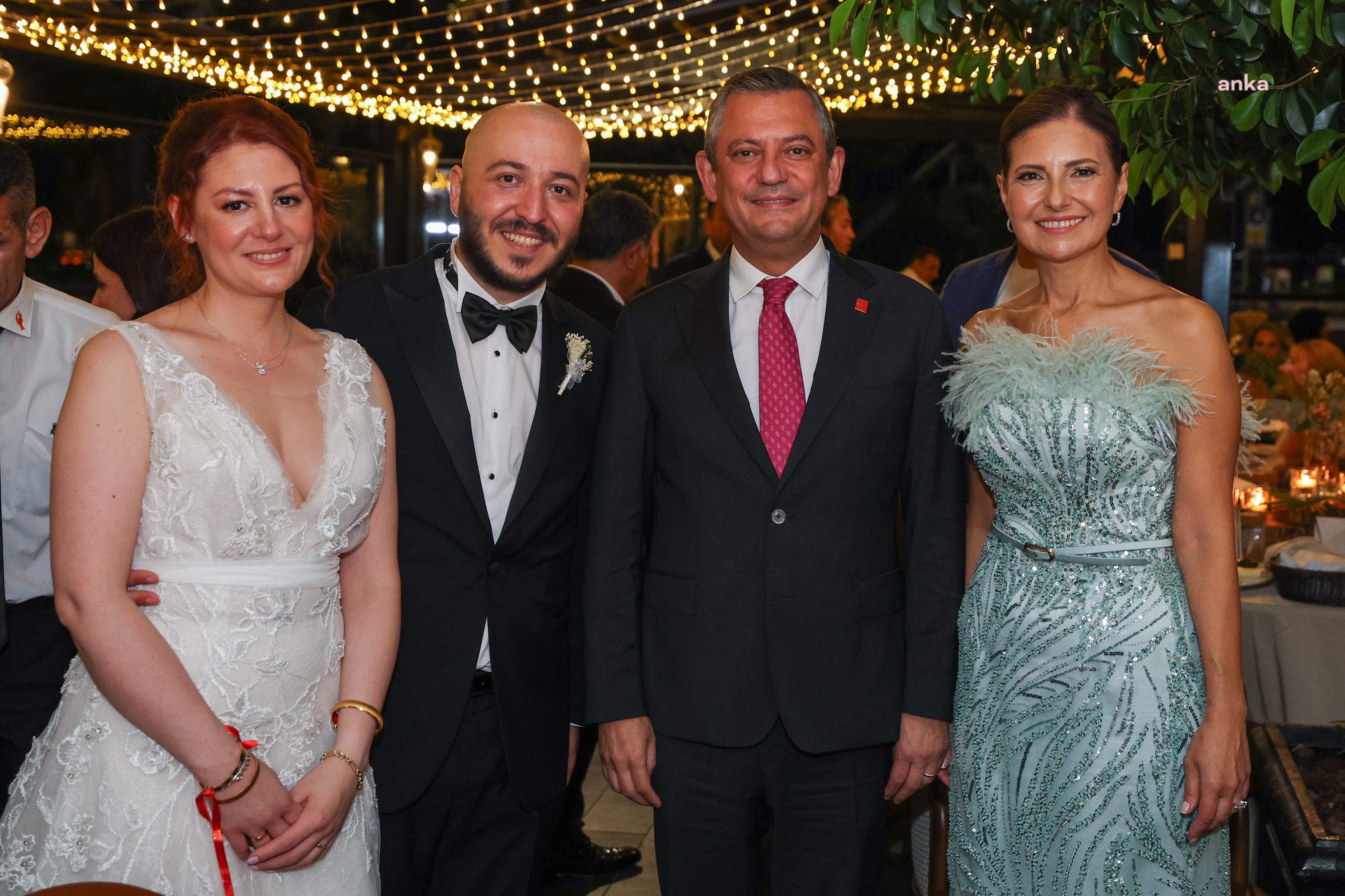CHP Genel Başkanı Özel, Galip Emecan ile Stella çiftinin nikah törenine katıldı