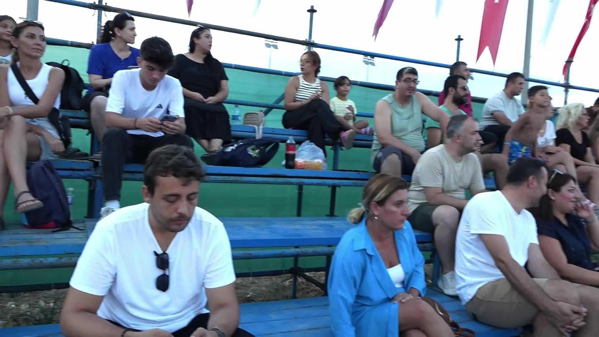Manavgat Belediyesi'nin düzenlediği Plaj Voleybolu Halk Turnuvası başladı