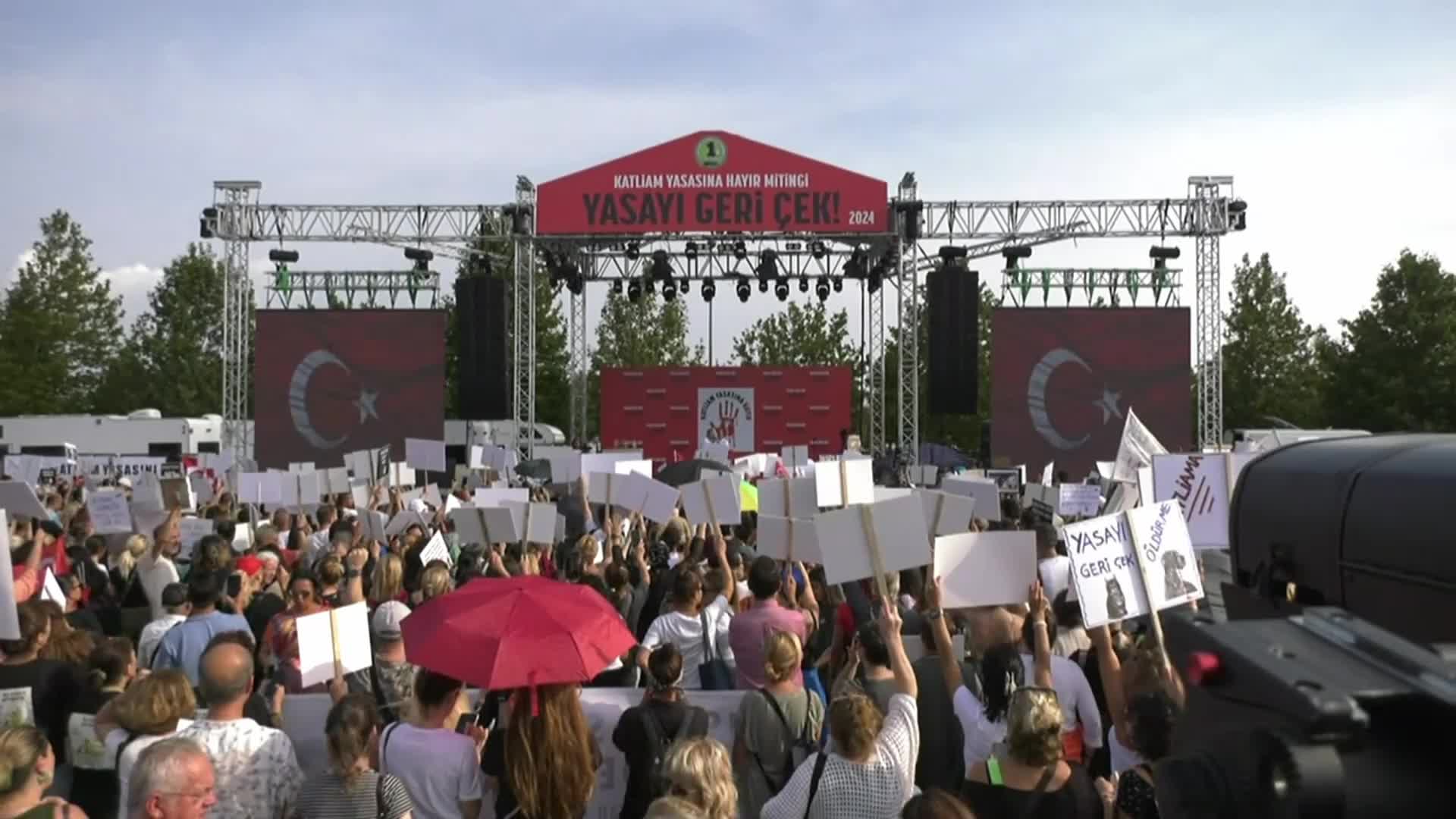 "Katliam Yasasına Hayır” mitinginde “Hükümet istifa” sloganı