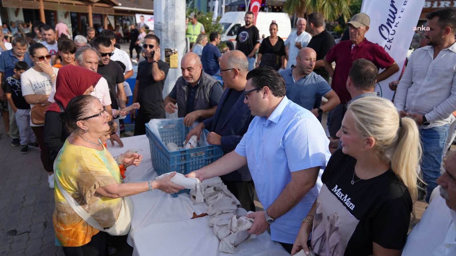 Marmaraereğlisi’nde ilk kez düzenlenen Balık Avı Sezonu açılış festivali renkli görüntülere sahne oldu