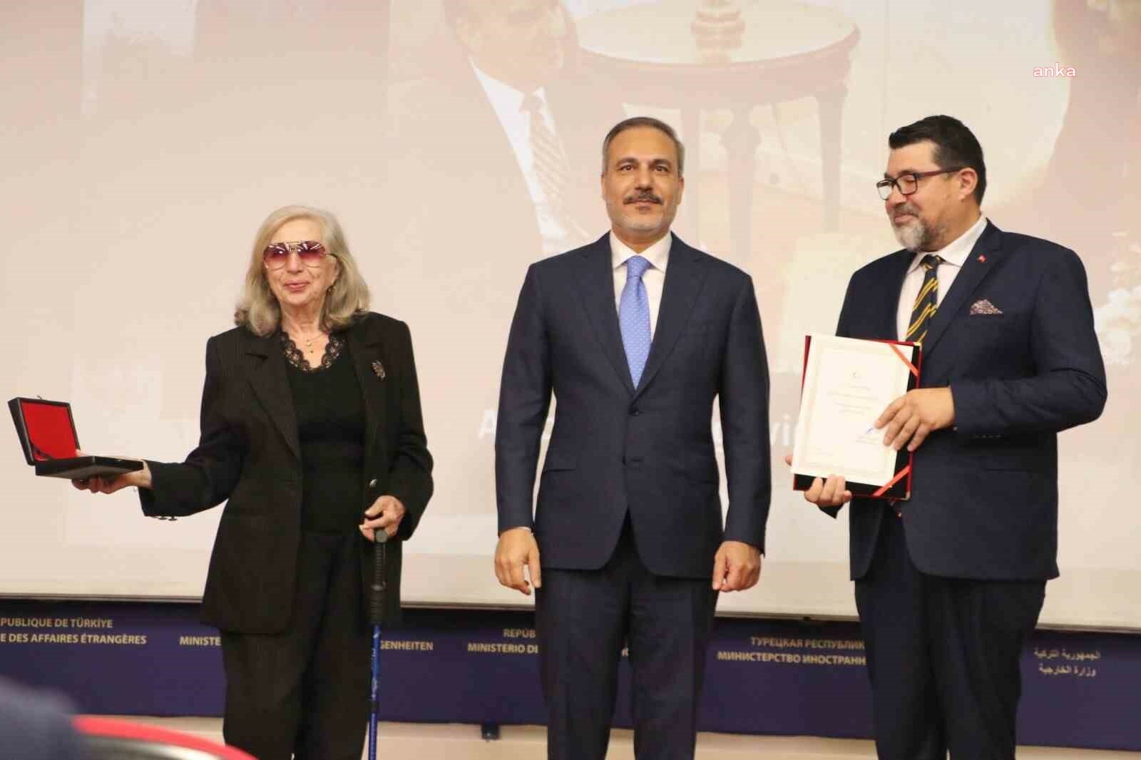 Emekli Büyükelçi merhum Şükrü Tufan’a üstün hizmet madalyası verildi