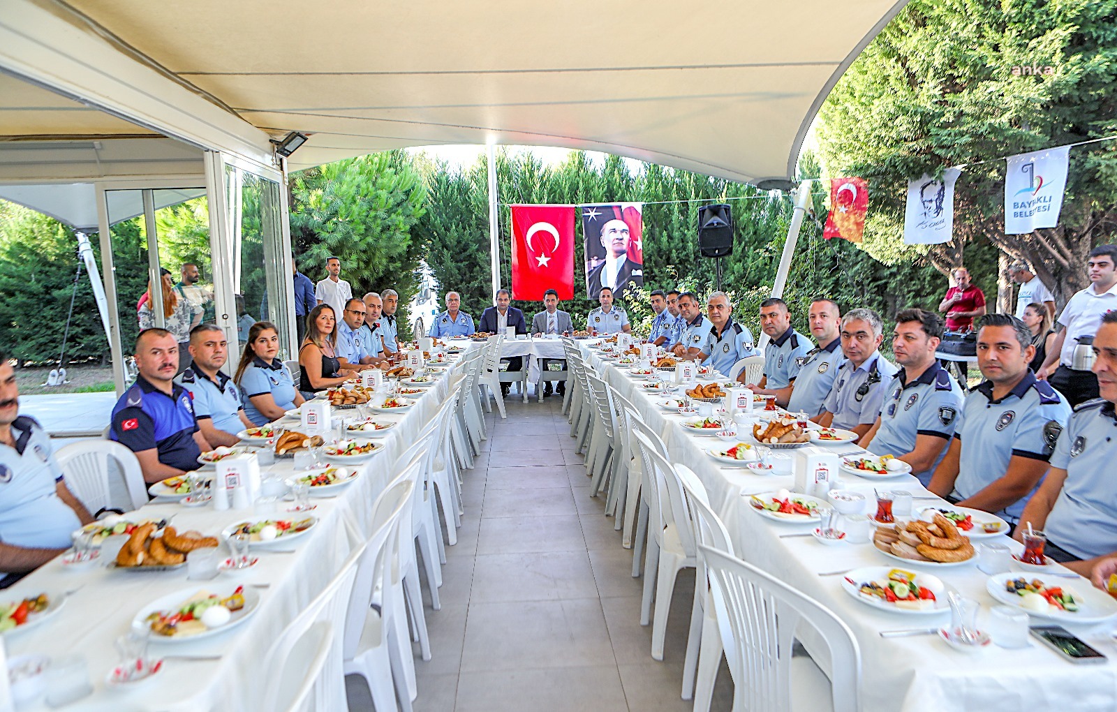 Bayraklı Belediye Başkanı Önal Zabıta Haftası’nı kutladı