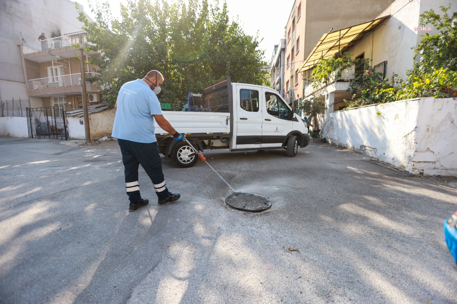 Karşıyaka’da haşerelere karşı tam saha mücadele