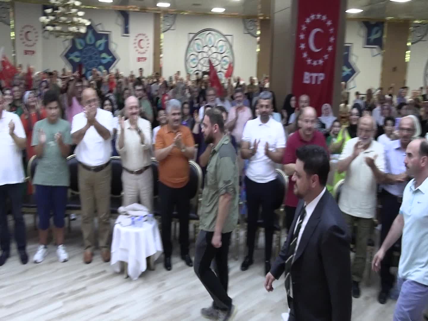 Hüseyin Baş'tan Cumhurbaşkanı Erdoğan'a: "Mustafa Kemal'in askeri olanın cami ile bir sorunu olduğunu mu düşünüyorsun?"