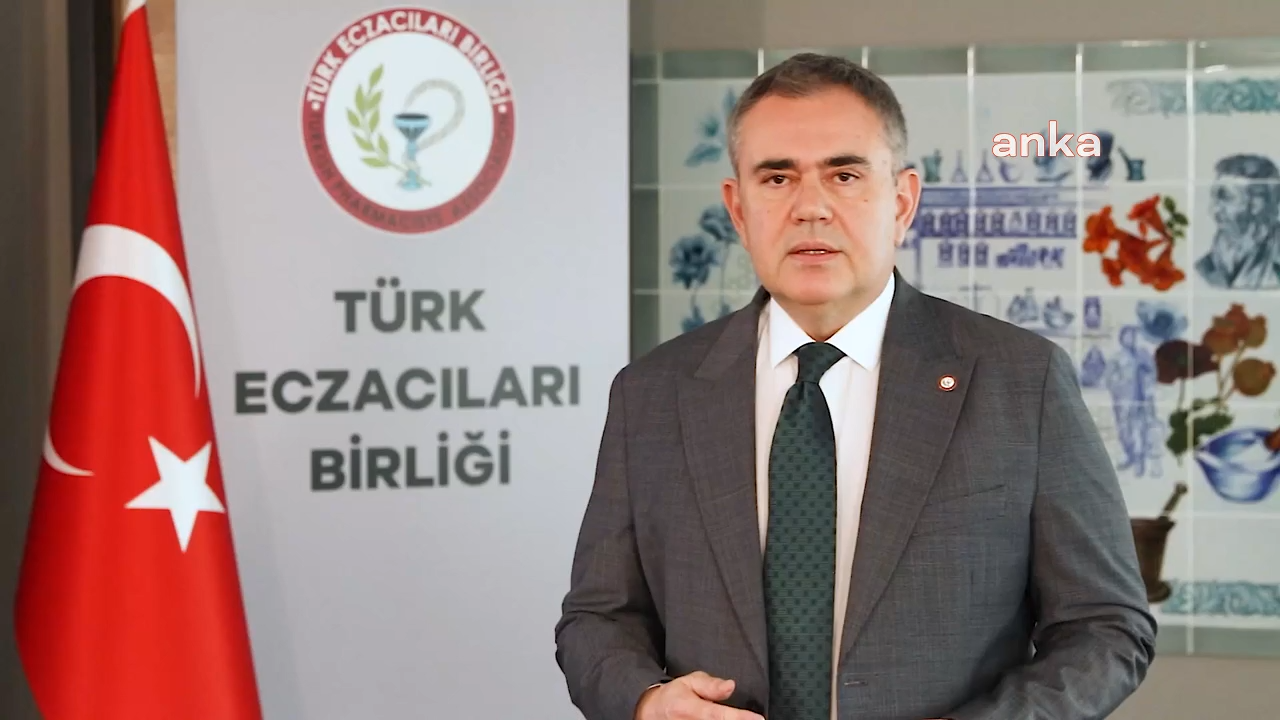 Türk Eczacıları Birliği Başkanı Üney'den "sahte ilaç" uyarısı: "İnternette veya eczane dışı farklı mecralarda satışı yapılan ilaçların hepsi sahtedir, uzak durulmalıdır"