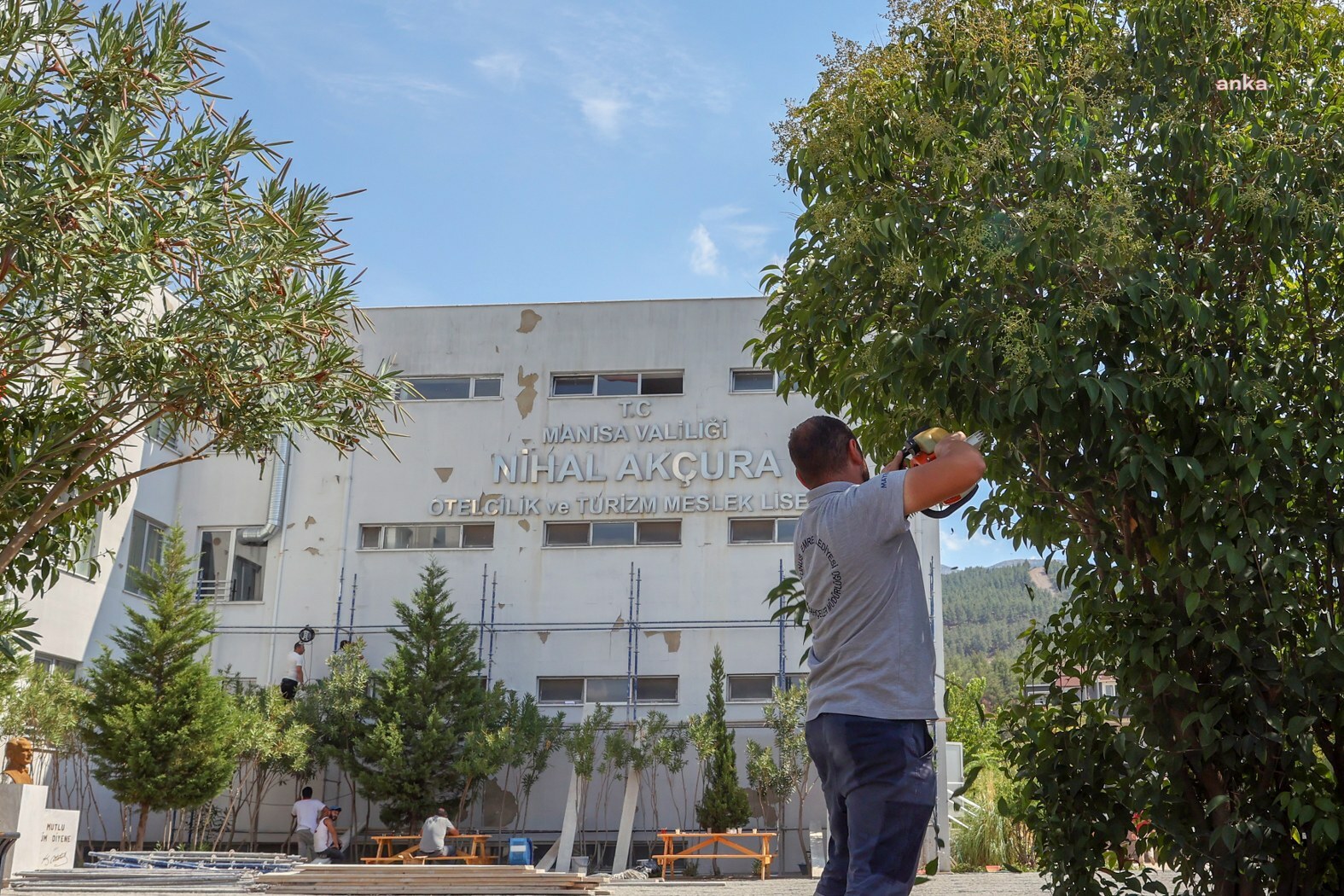 Yunusemre’de okullar yeni eğitim-öğretim sezonuna hazırlanıyor