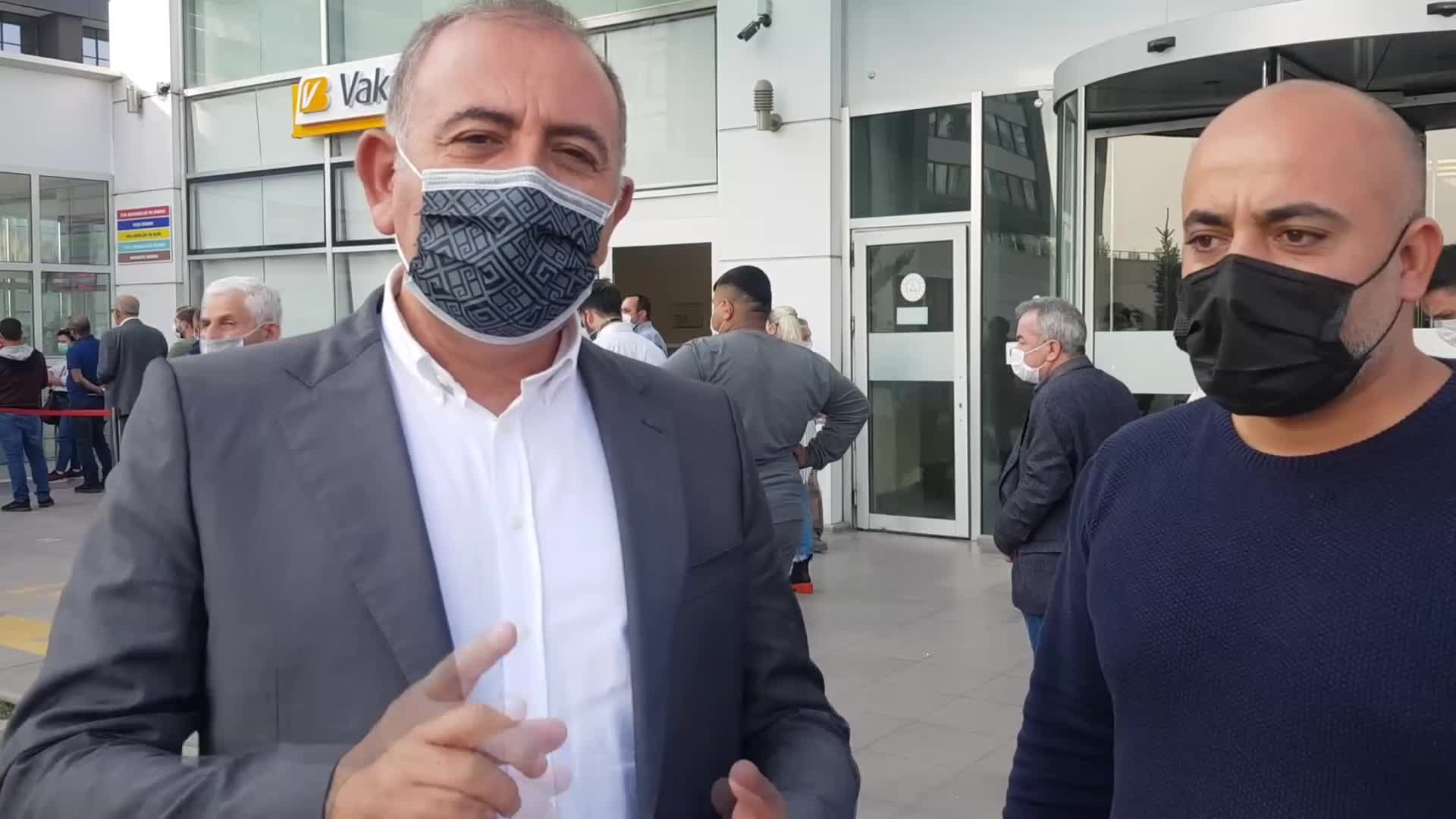CHP'Lİ TEKİN İCRALIK VATANDAŞLARLA GÖRÜŞTÜ: BANKACILAR TEFECİLERİ GEÇTİ, DURUM SOSYAL PATLAMAYA DOĞRU GİDEBİLİR
