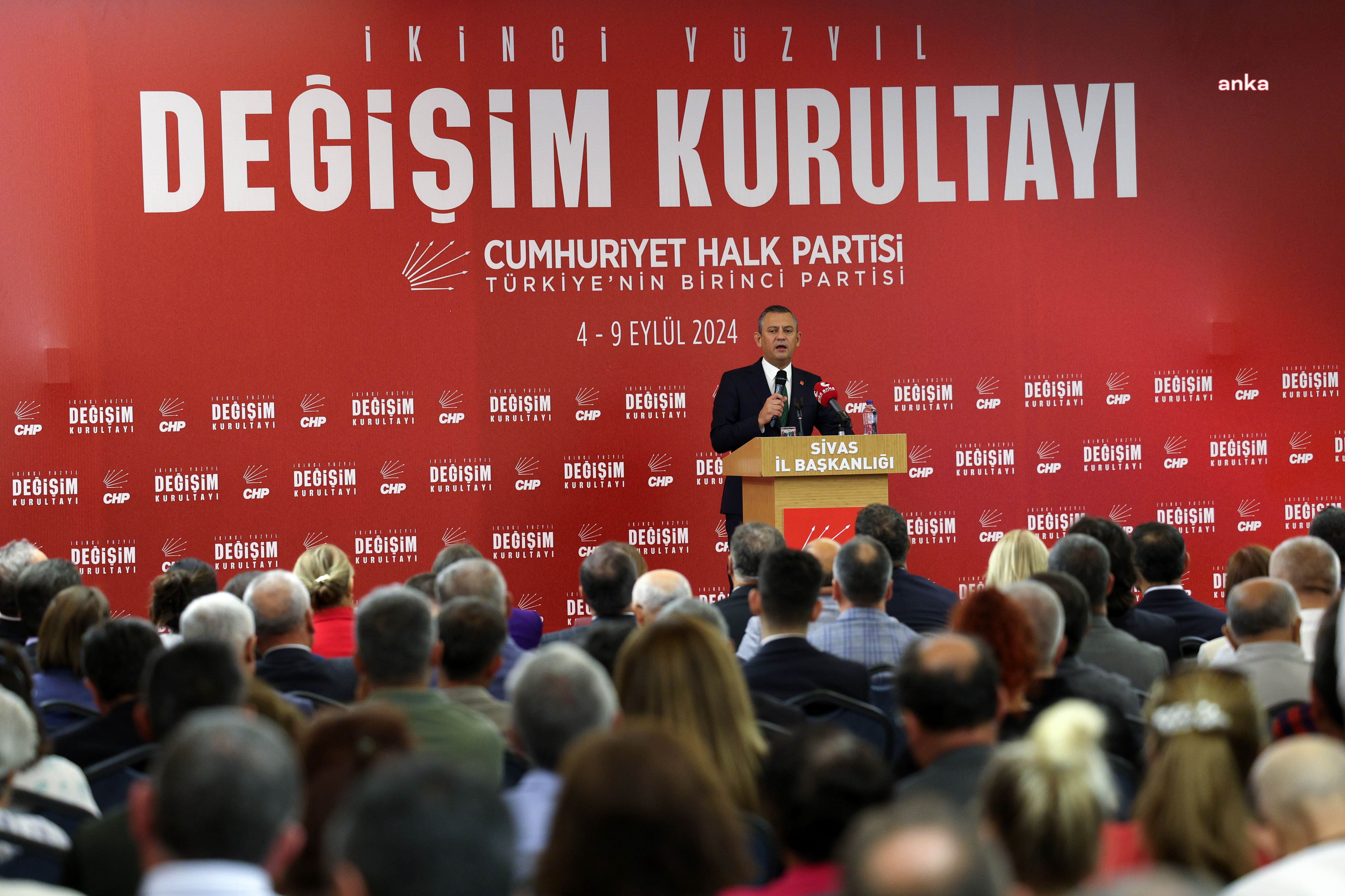 CHP'nin, tüzük değişikliklerinin görüşüleceği İkinci Yüzyıl Değişim Kurultayı yarın başlayacak