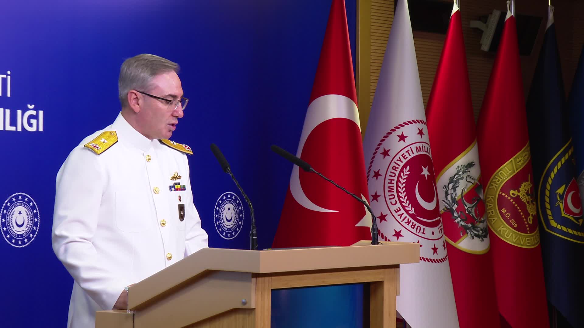 MSB kaynaklarından Kara Harp Okulu mezuniyet töreninde yaşanan olaya ilişkin açıklama: ''Olay her yönüyle incelenmektedir''