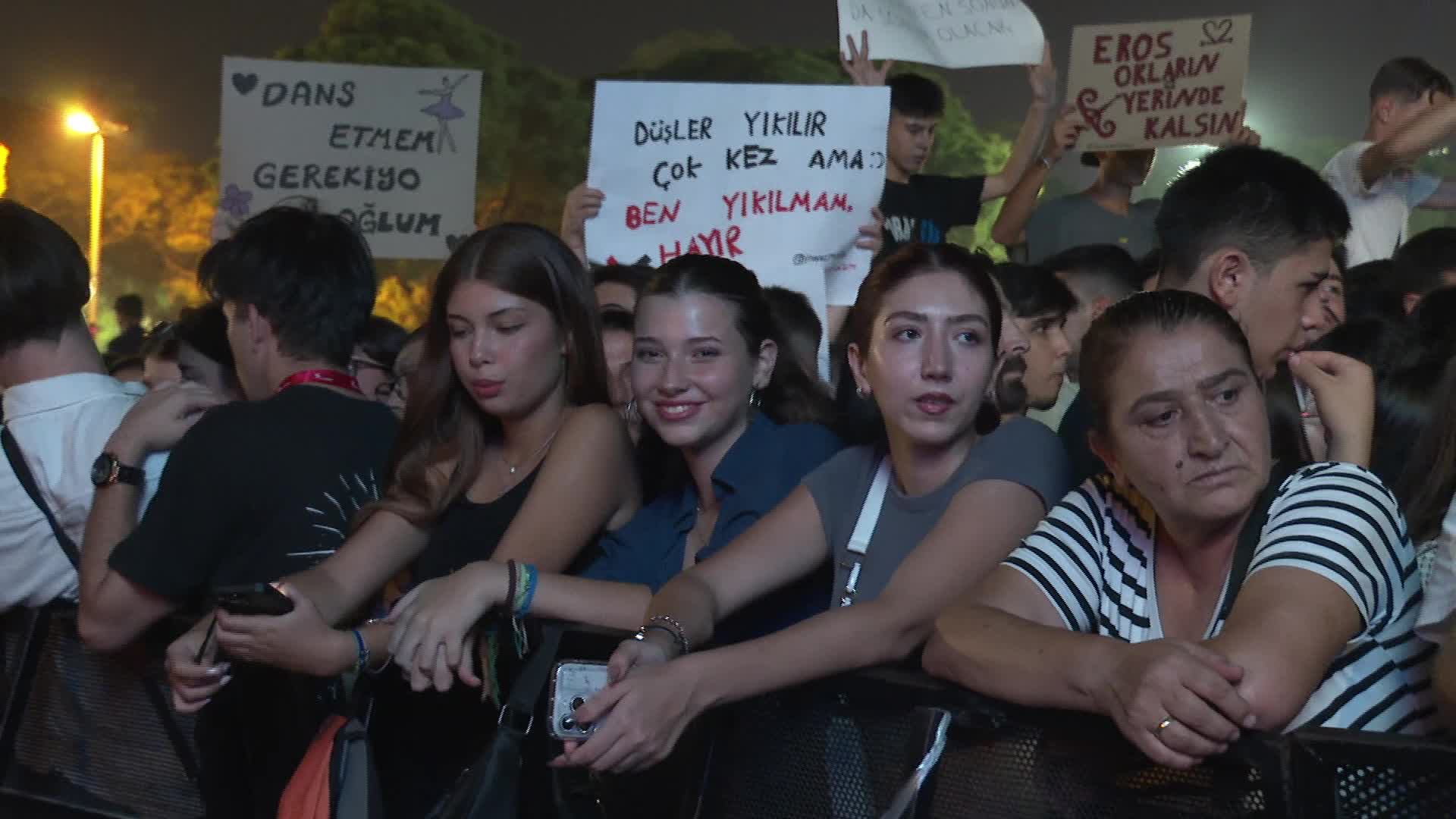 İzmir Enternasyonal Fuarı Çim Konserleri’nde “Motive” rüzgarı