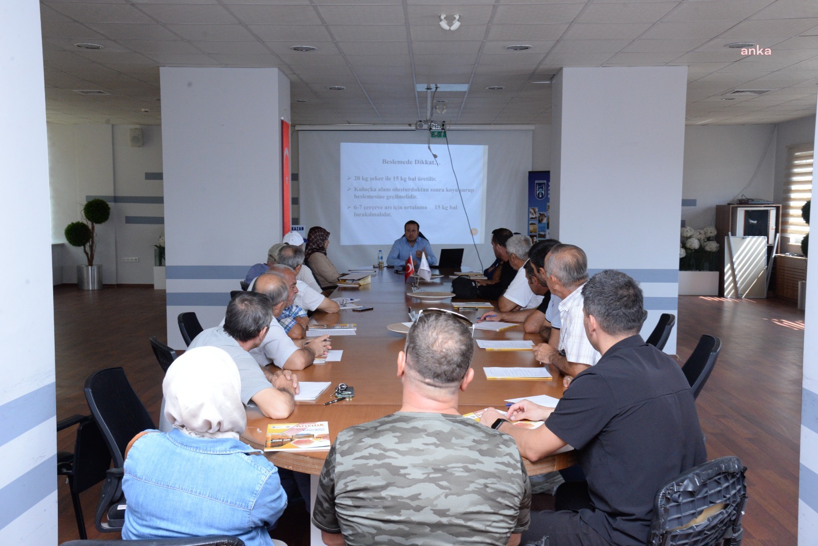 Kahramankazan'da arıcılara 'Sonbahar ve Kışlatma' eğitimi