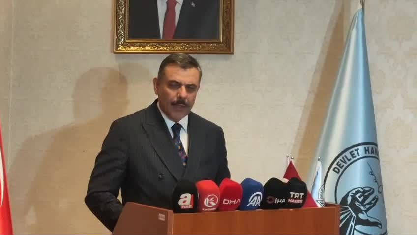 Erzurum'a acil iniş yapan uçak...  Vali açıkladı: "Bomba ihbarı asılsız, hava sahası açıldı"