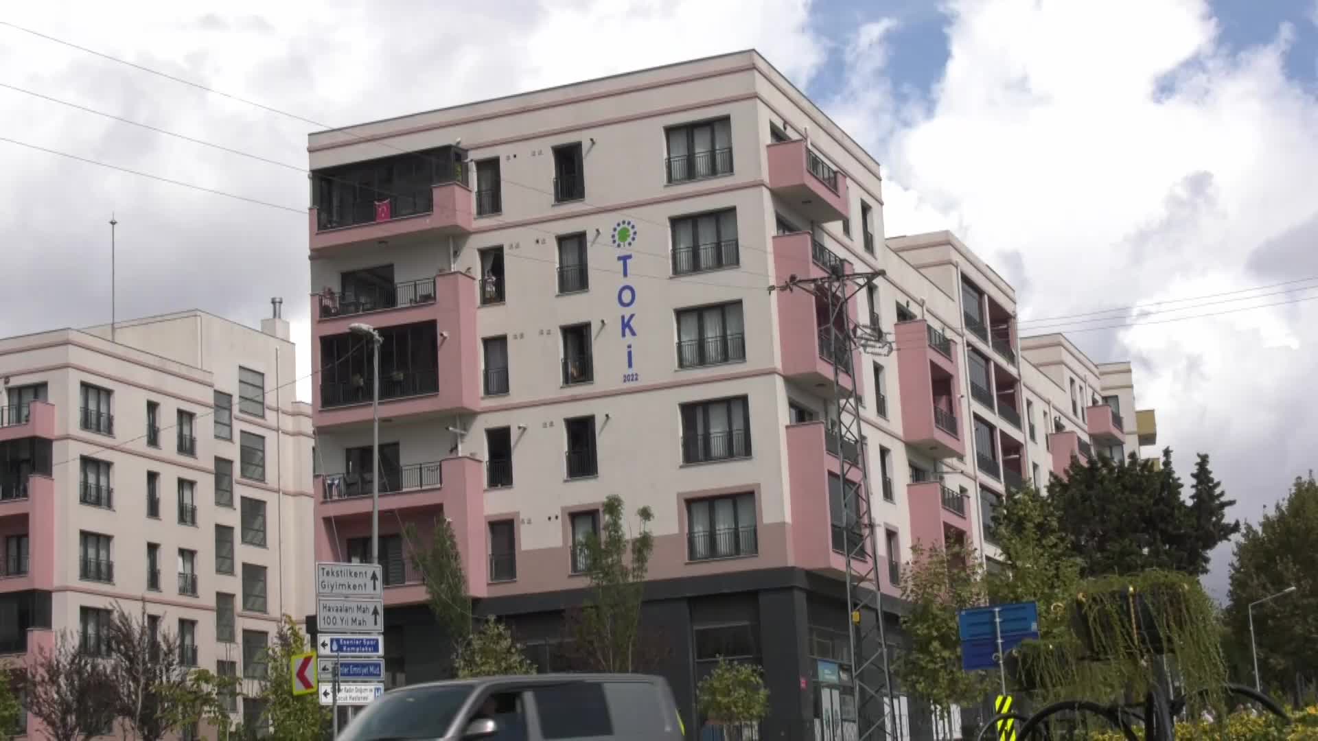 Esenler TOKİ konutlarında oturan vatandaşlar aidat zamlarına isyan etti
