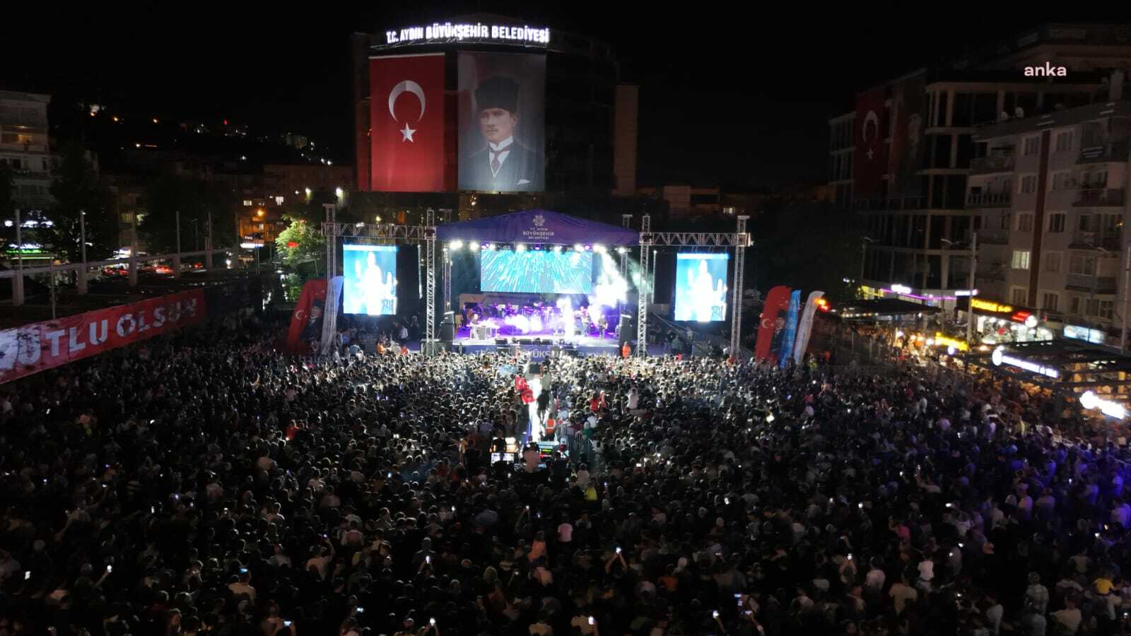 Aydın'ın düşman işgalinden kurtuluşu, Funda Arar konseri ile kutlandı