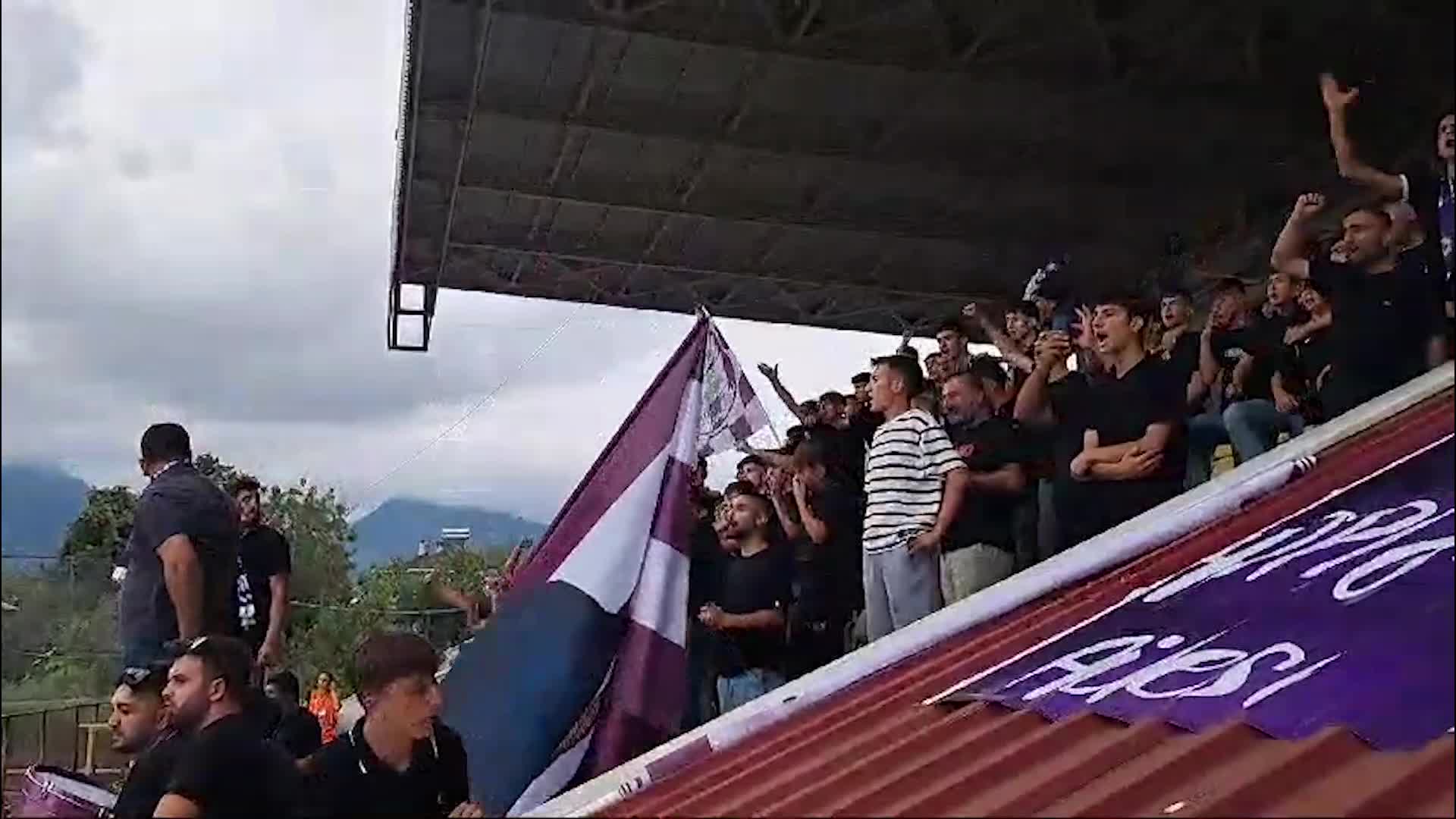 Hopaspor taraftarından protesto: "Reşit Kibar ölümsüzdür"