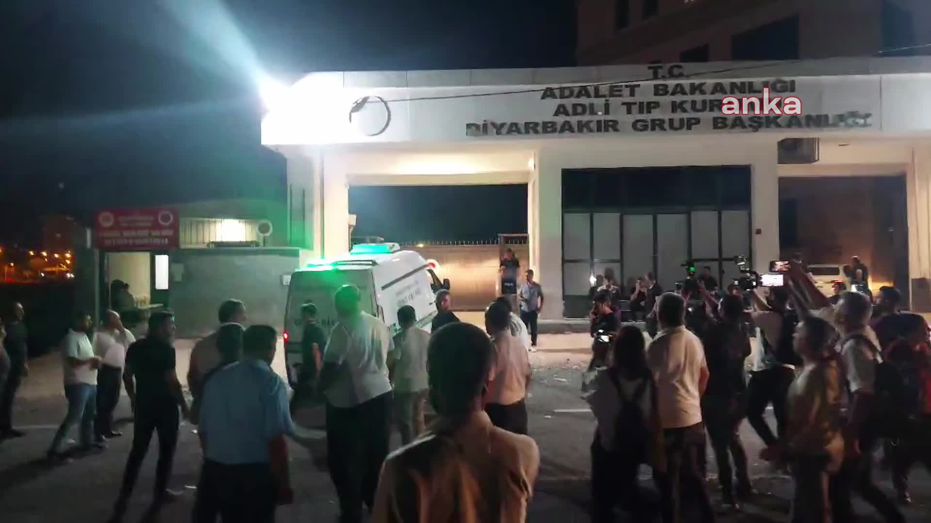 Narin'in 10 saat süren otopsisi tamamlandı, naaşı toprağa verilmek üzere köyüne götürülecek