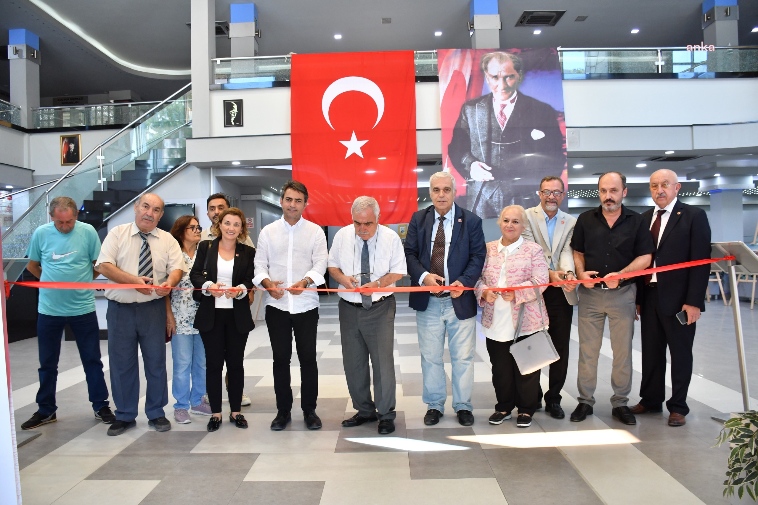Manisa'da Etem Tem Fotoğraf Sergisi açıldı