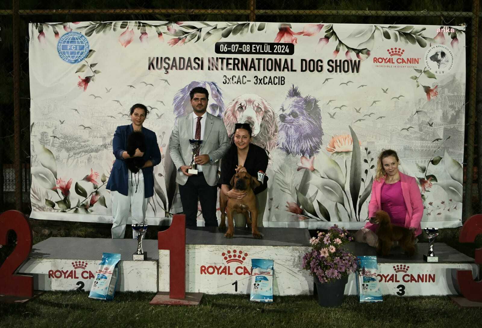 Kuşadası Belediyesi'nin destekleriyle düzenlenen 'Kuşadası İnternational Dog Show' sona erdi