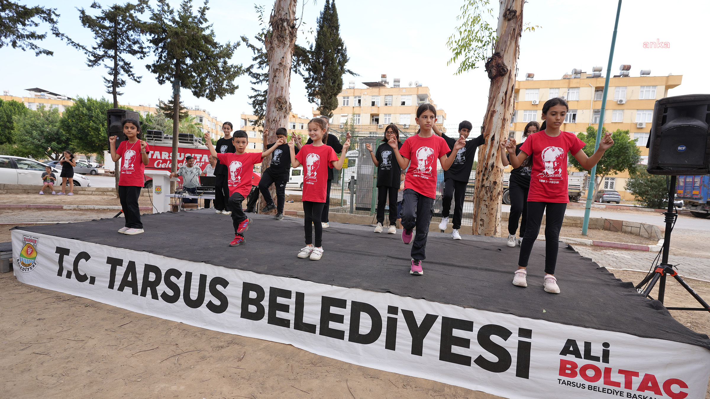Tarsus Belediyesi kursiyerleri belgelerini aldı