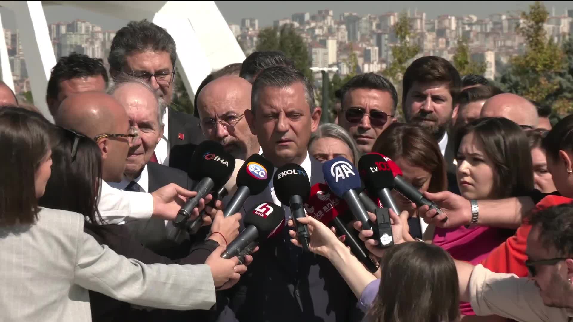 Özgür Özel: "Sayın Erdoğan 8 gün sustu, 8 gün sonra manidar ama manası hiç hoş olmayan bir konuşma yaptı"