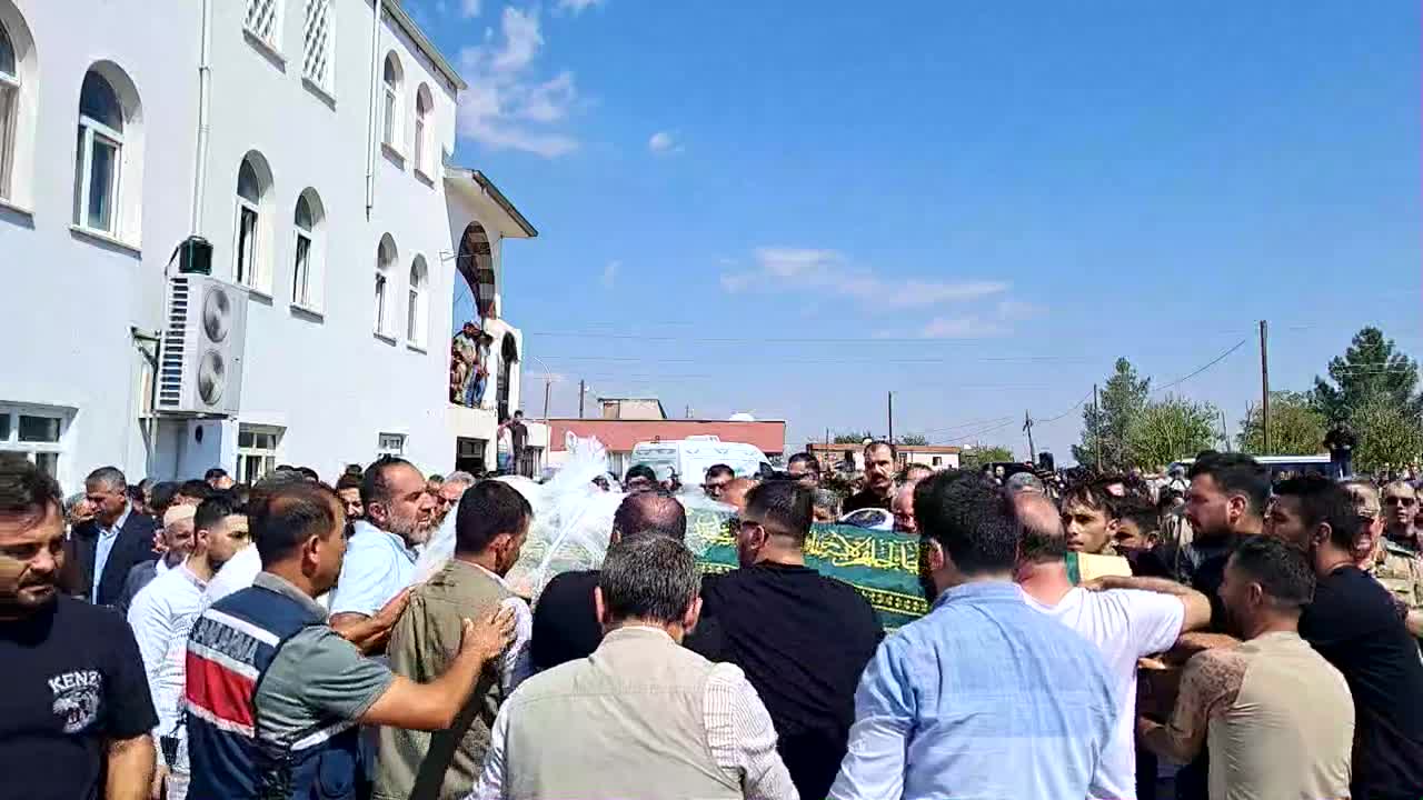 Narin Güran'ın cenazesi köyünde toprağa verildi