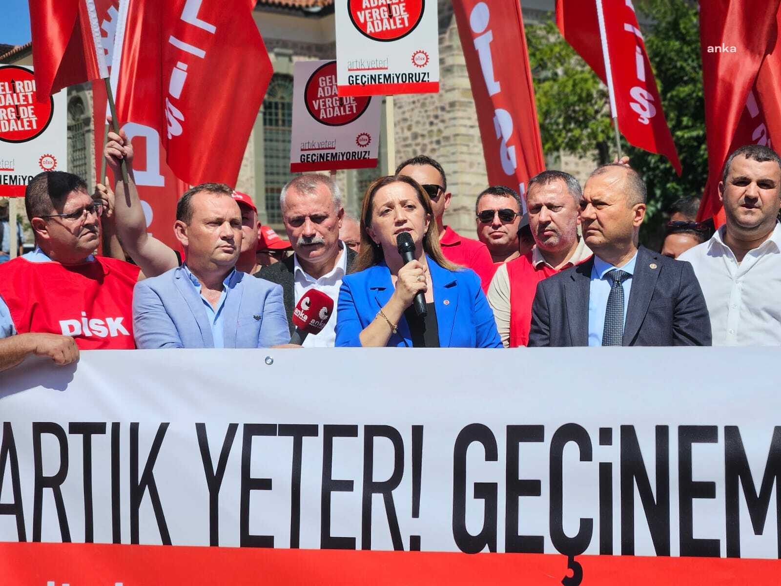 Lübnan'da cihaz patlamalarının ikinci gününde hayatını haybedenlerin sayısı 14'e yükseldi; İsrail, ''Savaşın ağırlık merkezi kuzeye kayıyor'' açıklamasını yaptı