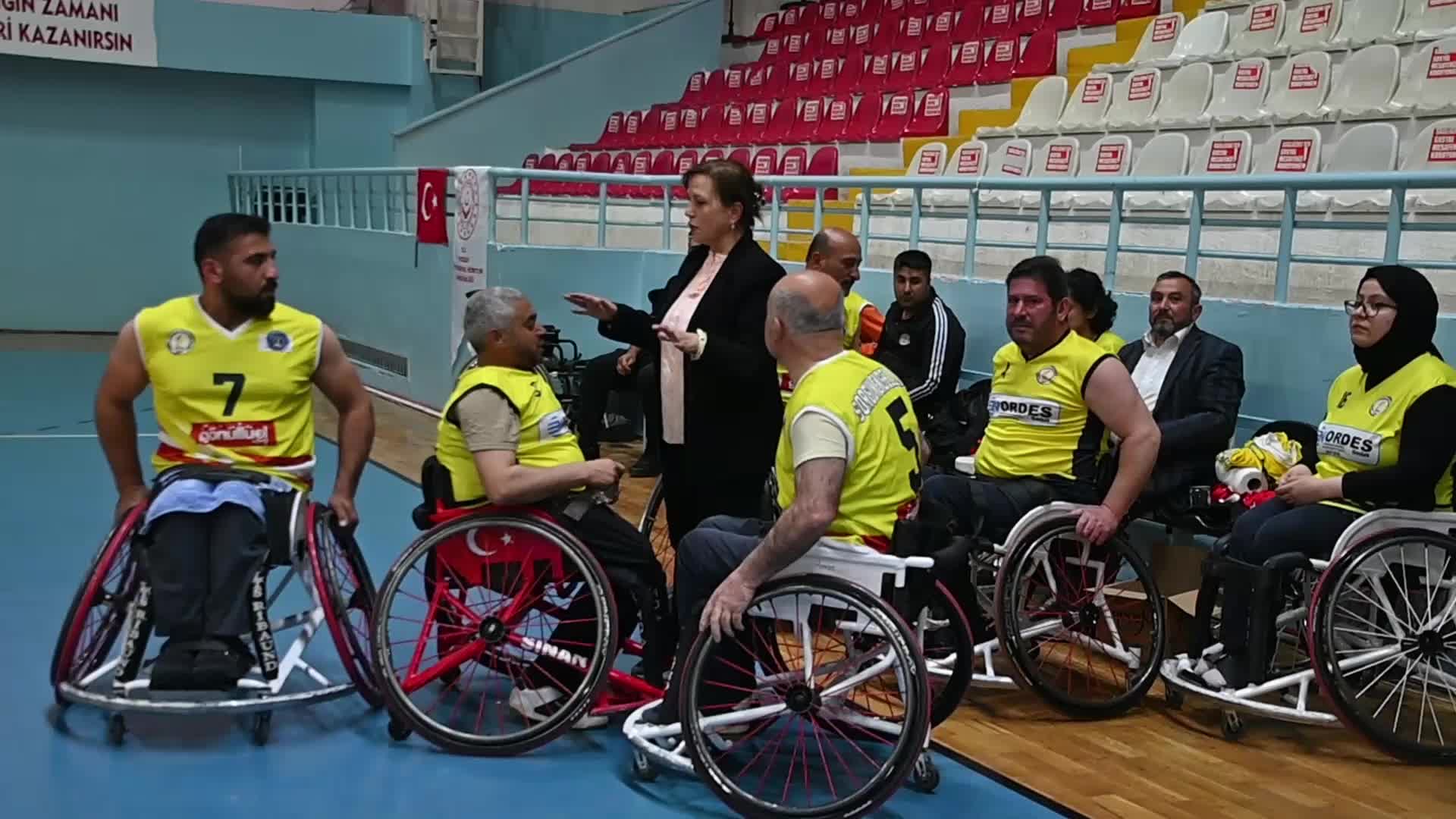 Yozgat’ta engellilerin oluşturduğu basketbol takımına valilikten destek